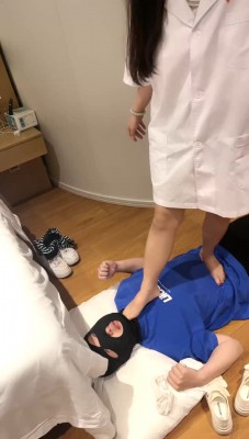 图片[12]_【伊诺】护士小姐姐玩病人-小白鞋白袜-踩踏坐脸窒息 bf29416_HD绳艺资源