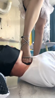 图片[3]_【小x大王】超强掐脖/捂鼻/踩脖/坐脸窒息 bf29392_HD绳艺资源