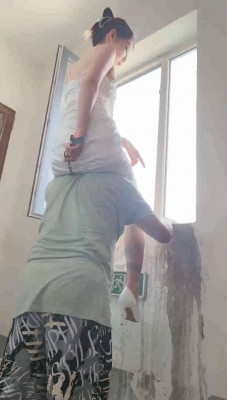 图片[2]_【领主老大】教训偷窥狂/高跟碾头/踩狗爪上楼梯/踩踏深喉 bf29381_HD绳艺资源