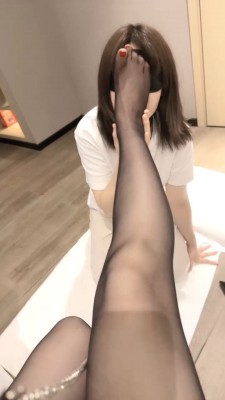 图片[2]_【柒柒学姐】母畜-黑丝脚踩/脚耳光/超强深喉 bf29324_HD绳艺资源