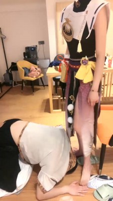 图片[2]_【佳佳】cos女主-转胯/迷恋裸足/甩耳光/全体重踩 bf29398_HD绳艺资源