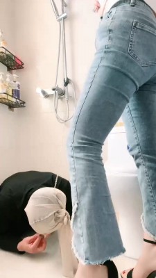 图片[2]_【语阳】厕奴训练/踩狗头/吃呕吐物/人体擦鞋器 bf29391_HD绳艺资源