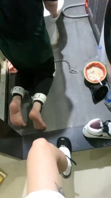 图片[2]_【香菜】萝莉S-皮鞋踩喂食/头压马桶/喝圣水漱口水【完整版】 bf29371_HD绳艺资源