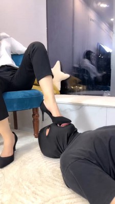 图片[3]_【阿昆】高跟插嘴/全体重踩踏/灌圣水/耳光 bf29301_HD绳艺资源