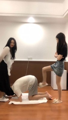 图片[3]_【叶娘】双S-全体重踩踏/碾压狗爪/脚踩喂食/踹【双视角版】bf29271_HD绳艺资源