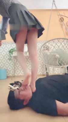 图片[5]_【时颜】手脚耳光暴打肥仔/踩头深喉 bf29287_HD绳艺资源