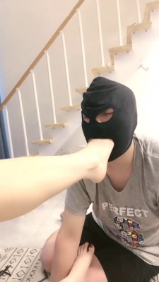 图片[10]_【妍主大大】头顶鞋嘴叼鞋/藤条抽/掐乳/全体重踩踏/脚喂食插嘴 bf29267_HD绳艺资源