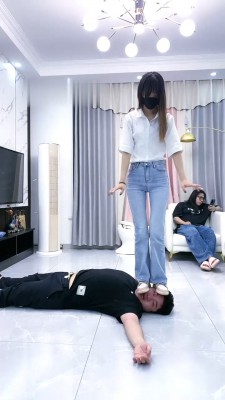 图片[4]_【麋鹿银儿】运动鞋白袜全体重踩踏/插嘴/伺候洗脚/脚窒息 bf29291_HD绳艺资源