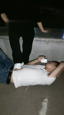 图片[4]_【楼遥】户外阳台小白鞋棉袜全体重踩踏 bf29493_HD绳艺资源