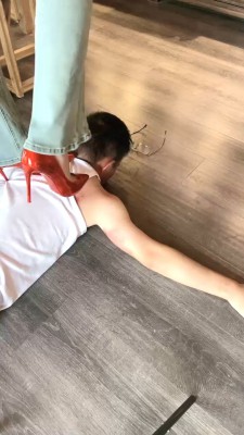 图片[2]_【沅芷大人】超强细高跟踩狗手臂 bf29450_HD绳艺资源