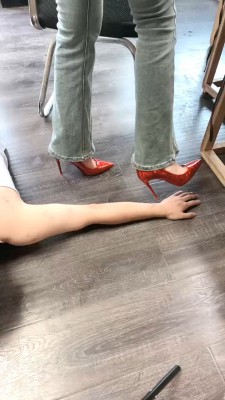 图片[4]_【沅芷大人】超强细高跟踩狗手臂 bf29450_HD绳艺资源