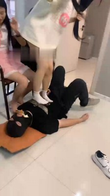 图片[6]_【橙宝】5S学生主-轮流舔鞋骑马转胯/脚踩喂食/气味羞辱 bf30594_HD绳艺资源