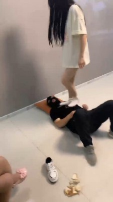 图片[8]_【橙宝】5S学生主-轮流舔鞋骑马转胯/脚踩喂食/气味羞辱 bf30594_HD绳艺资源