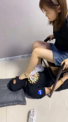 图片[4]_【精神小妹】艺术原味呼吸/踩踏深喉/高难度挑战踢踹跺头_HD绳艺资源