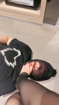 图片[6]_【七月大人】长腿模特S黑丝高跟踩踏_HD绳艺资源