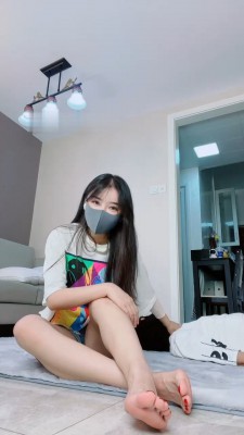 图片[4]_【艺术训练视频】【亦瞳】小白鞋白袜S-提档/踩狗头/全体重踩踏_HD绳艺资源