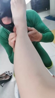 图片[3]_【魔鬼天使】伺候主人下班-咀嚼嘴洗丝袜/骑马_HD绳艺资源