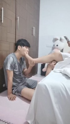 【浅尝lol】超强裸足深喉插吐_HD绳艺资源