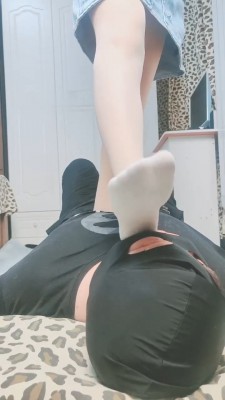 图片[6]_【萌宝儿】短白棉袜全体重踩踏_HD绳艺资源