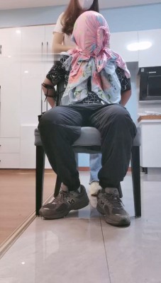 图片[9]_【紫琳女神】运动鞋踩踏/数据线抽/封嘴/全包窒息_HD绳艺资源