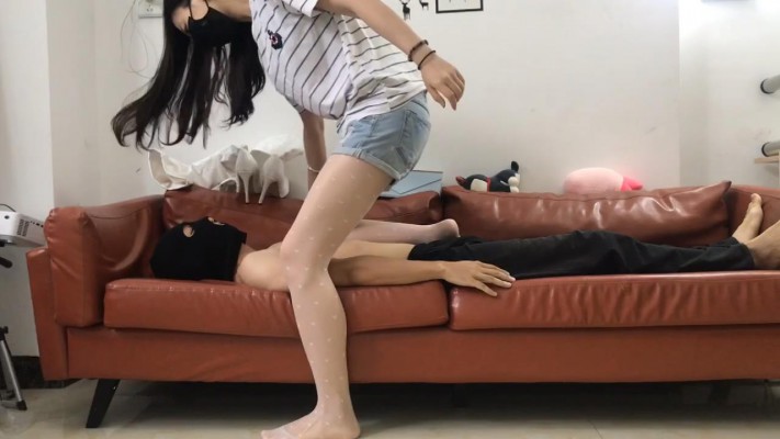 图片[8]_邻家风小鱼姐姐白丝高跟靴子全体重踩绳艺学员虐待上集_HD绳艺资源