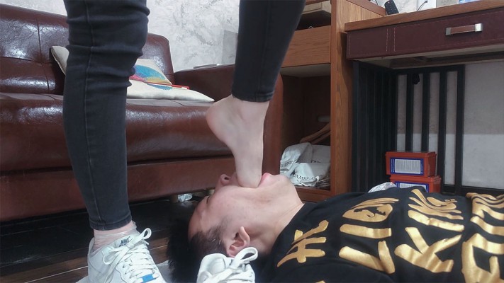 图片[4]_【冷凝】搓脚皮脚泥让脚奴用嘴接-人体垃圾桶系列（七）_HD绳艺资源