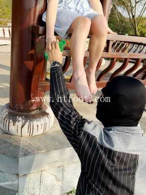 图片[15]_【第5风格】00后公园户外艺术训练全体重踩脚喂水_HD绳艺资源