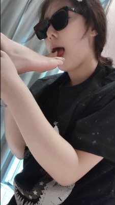 图片[15]_【血狼】最美女奴一柔被双女主脚深喉//踢裆/舔脚/钻胯/口水【正版】 B2122_HD绳艺资源