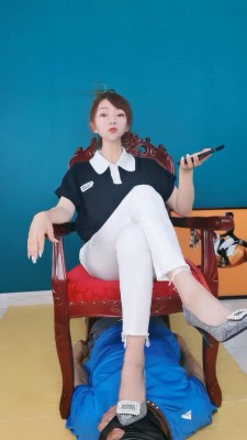 图片[9]_【魔鬼天使】严惩马奴/骑驯鞭抽/踩踏浓痰吐/舔靴 B2167_HD绳艺资源