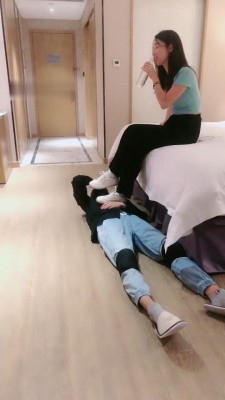 图片[8]_【伊妮】骑马/白鞋白袜气味羞辱/喝圣水 B2202_HD绳艺资源