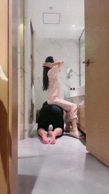 图片[3]_【长沙雪王】绿帽伺候女友起床洗漱 B2217_HD绳艺资源