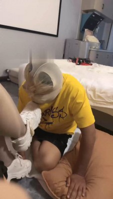 【叶娘】小白鞋丝袜高跟原味脚闻舔 B2297_HD绳艺资源