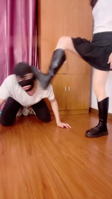 图片[4]_【诗酒】素人S首调-长靴全体重踩头/掐脖窒息【上】_HD绳艺资源