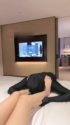 图片[8]_【沅芷大人】家奴的一天-刑具喂口水/短靴裸足闻舔_HD绳艺资源