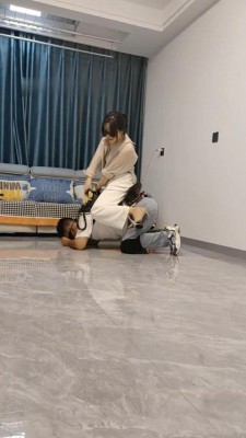 图片[4]_【辣姐】训练道具骑乘训练/骑着擦地/训练/深喉耳光/舔脚_HD绳艺资源