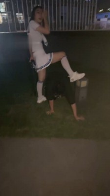 图片[8]_【素人星探】户外172女神骑马/踩脖子/遛狗/闻脚_HD绳艺资源