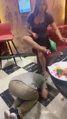 图片[2]_【阿宁】KTV-骑马窒息违规/踩踏50下【完整版】_HD绳艺资源