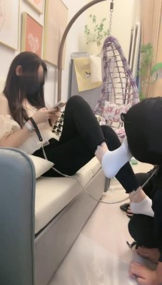 图片[4]_【槿一】一主VS三奴-跪拜闻舔袜脚/踩跺狗爪/踩踏【完整版】_HD绳艺资源