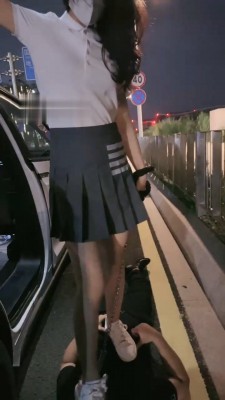 图片[11]_【禾未】户外高跟提档/闻舔小白鞋白袜/狗链骑马遛狗【双视角版】_HD绳艺资源