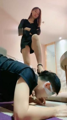 【艾莉】热辣女上司/踩食物喂食/骑马转胯/圣水 bf31424_HD绳艺资源