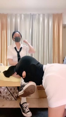 【小妮】气味羞辱-帆布鞋过膝白袜_HD绳艺资源