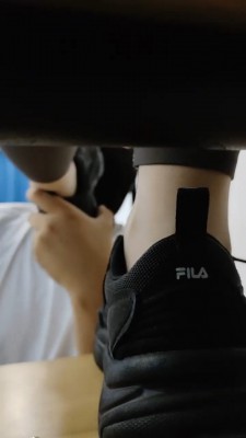 图片[4]_【辣姐】丝袜泡圣水/运动鞋裸足脚下奴_HD绳艺资源