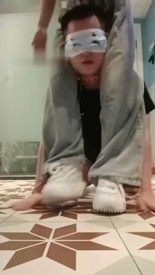 图片[2]_【爱可呀】大学生S-白袜超脏白鞋气味羞辱_HD绳艺资源