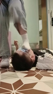 图片[7]_【爱可呀】大学生S-白袜超脏白鞋气味羞辱_HD绳艺资源