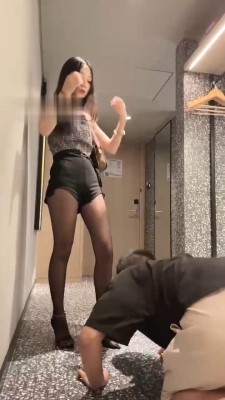 图片[3]_【尤物S】黑丝高跟犬化-人肉坐垫/闻舔原味/插嘴转胯骑马/圣水_HD绳艺资源