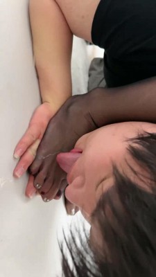 图片[9]_【奶罐】跪舔女神高跟/手脚耳光/踩踏深喉/掐脖窒息_HD绳艺资源