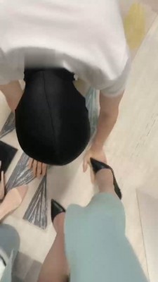 【成都绳艺导师DS】高跟踩狗爪/闻舔原味肉丝高跟裸足_HD绳艺资源