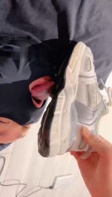 【娇娇】人体刷鞋器-脏鞋/白袜/裸足/皮鞋_HD绳艺资源