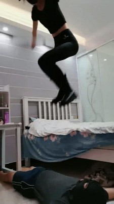 图片[8]_【美娜格格】巅峰之作疯狂夺魂-多鞋踩踏深喉场【双视角版】_HD绳艺资源