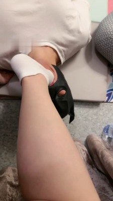 图片[4]_【北京嘟嘟】原味白袜脚深喉/圣水/踩踏_HD绳艺资源